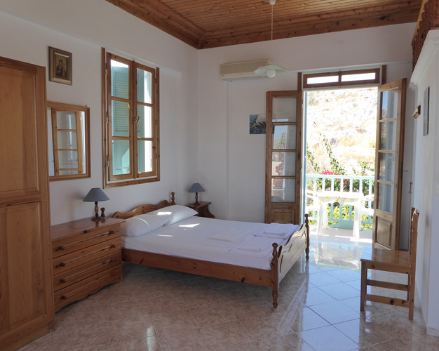 Nikitas Apartments - Halki